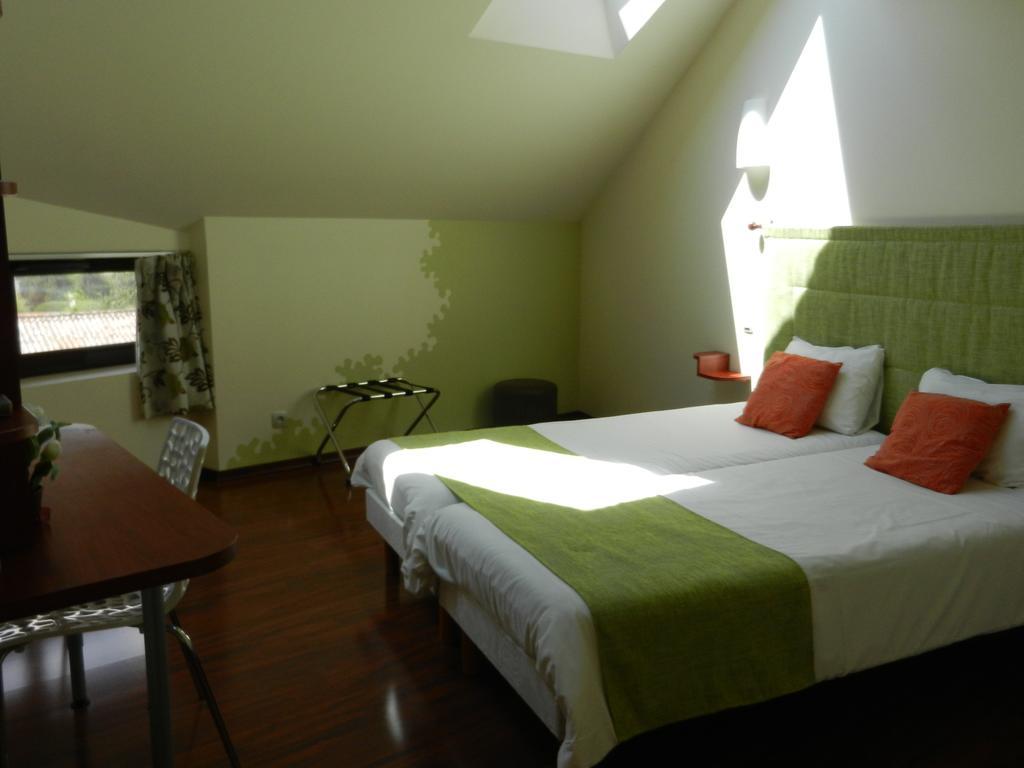 Logis L'Hôtel Chartres Buitenkant foto