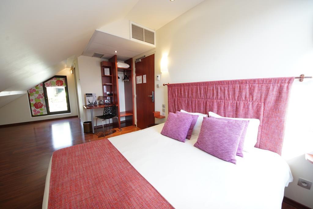 Logis L'Hôtel Chartres Kamer foto